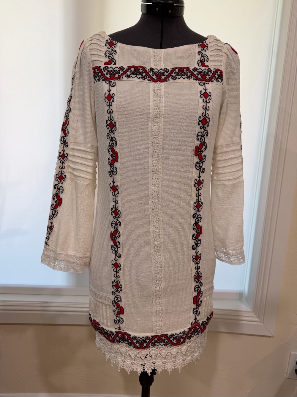 Alice + Olivia Cream Tunic Dress with Red & Black Embroidery